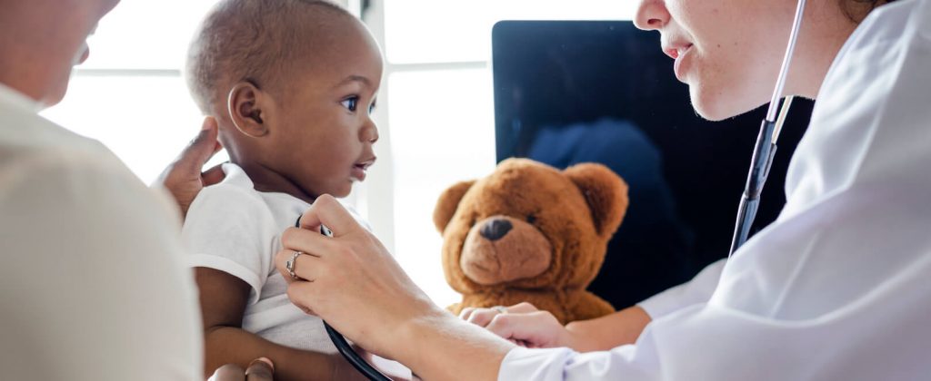 baby-visiting-doctor-checkup