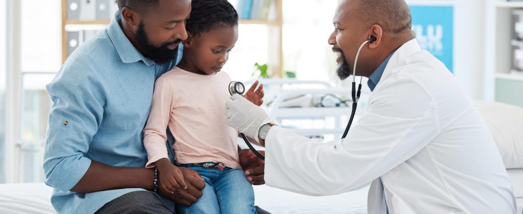 black-family-girl-pediatrician-doctor-with-stethoscope-consulting-healthcare-worker-medical-employee-kids-happy-father-with-smile-trust-pediatrician-hospital-insurance-test-heart